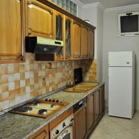 Main Boulevard View Apt 게스트하우스 *